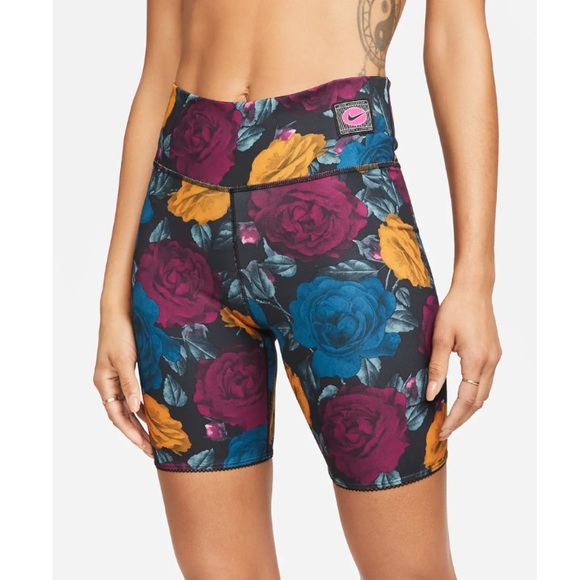 🆕 Nike One Icon Clash Women's 7" Mid-Rise Printed Training Shorts, Size Small - Picture 7 of 16